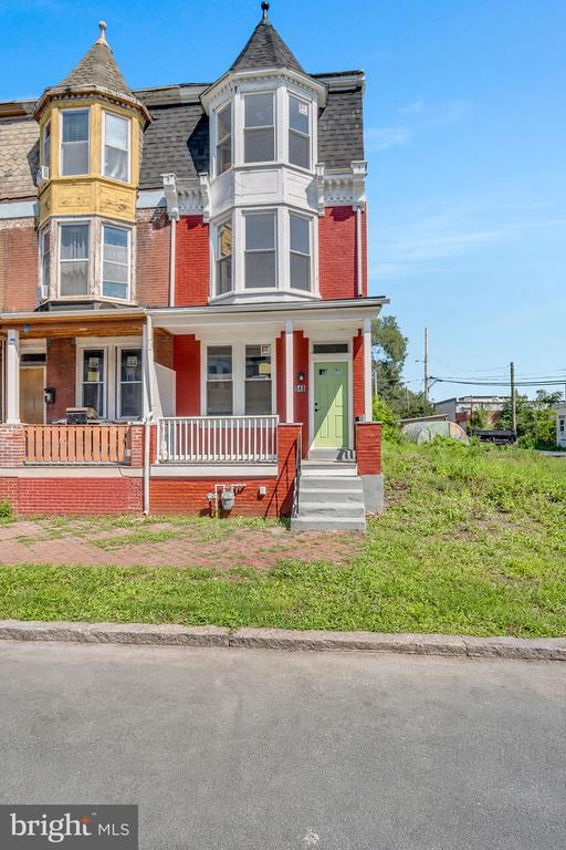 548 CAMP STREET