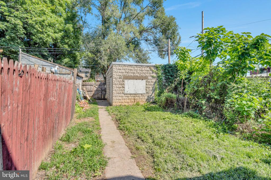548 CAMP STREET