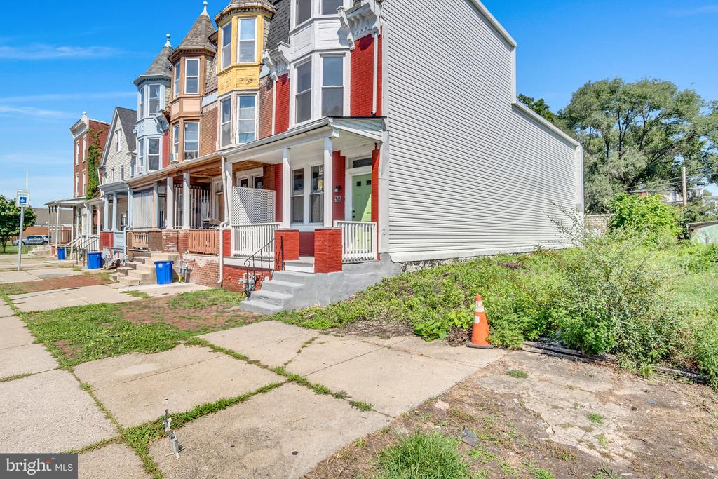 548 CAMP STREET