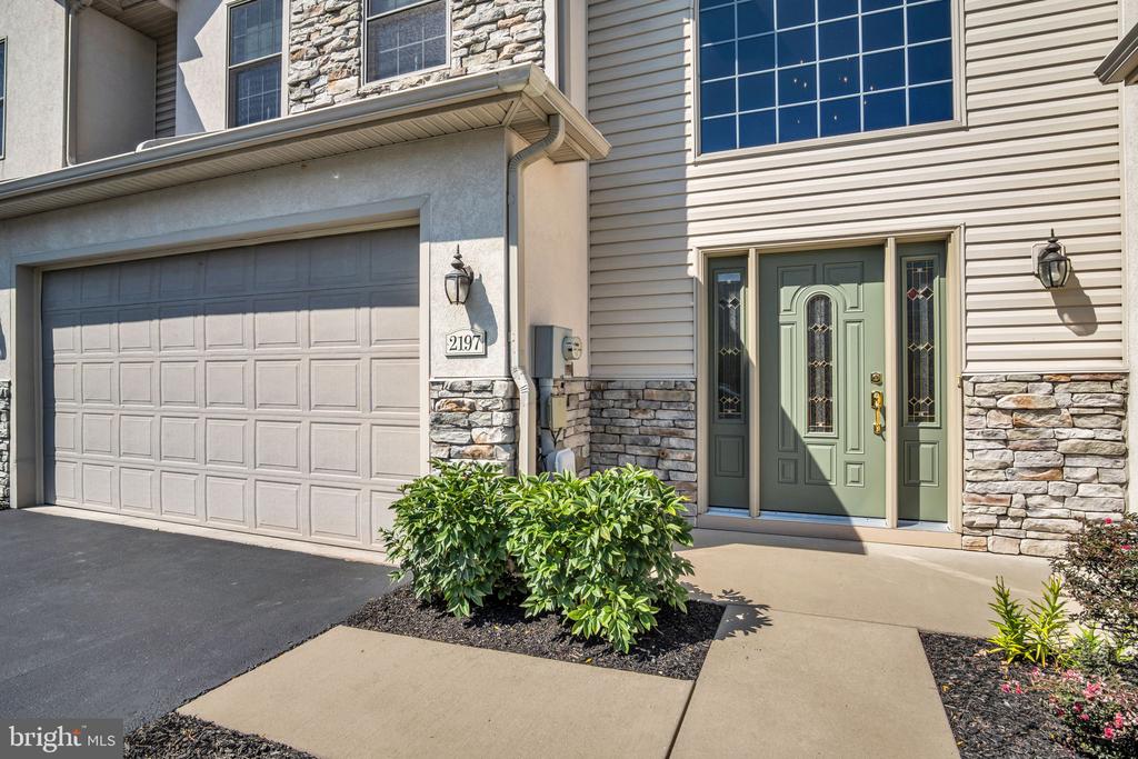2197 BORDEAUX COURT
