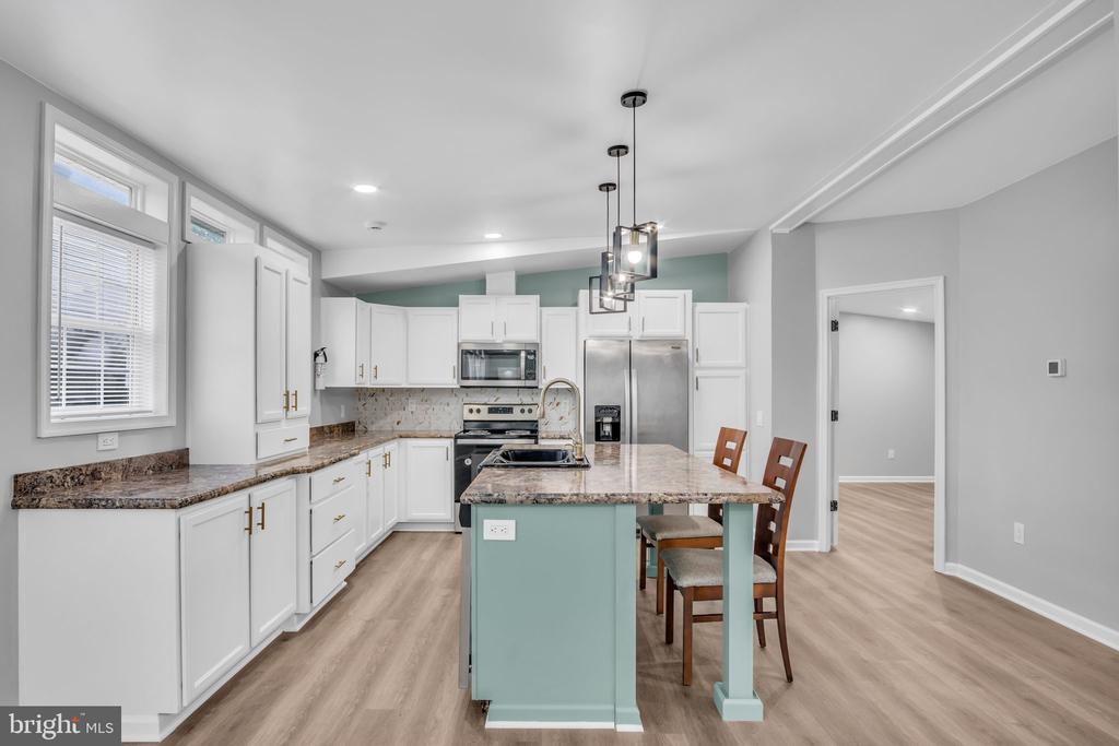 42 WALMAR MANOR