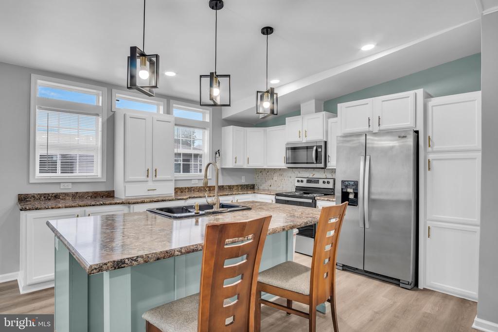 42 WALMAR MANOR