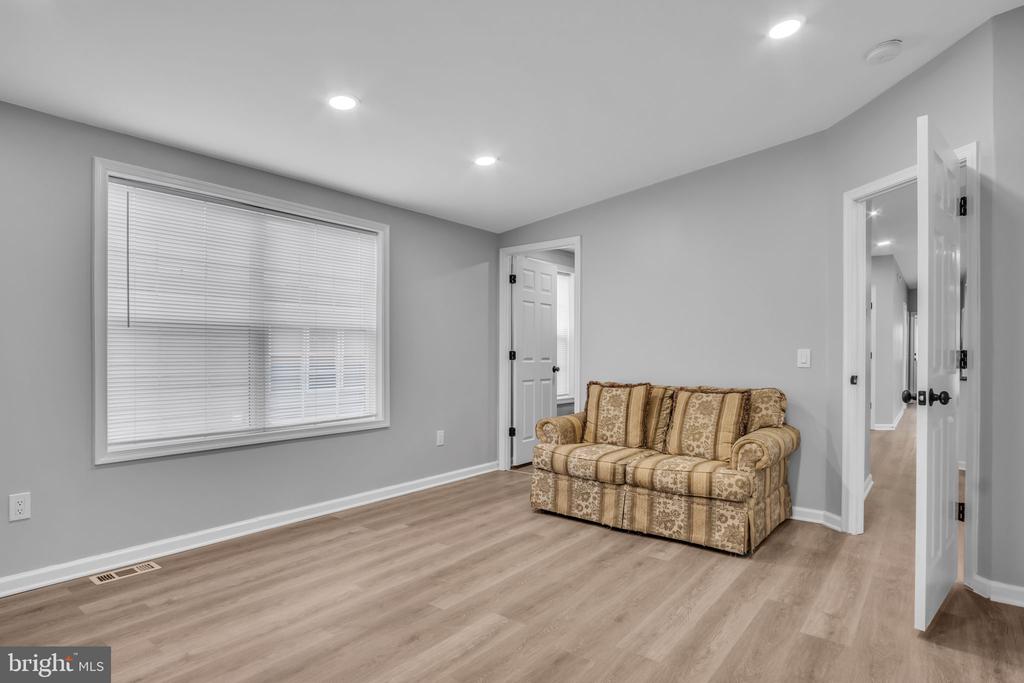 42 WALMAR MANOR