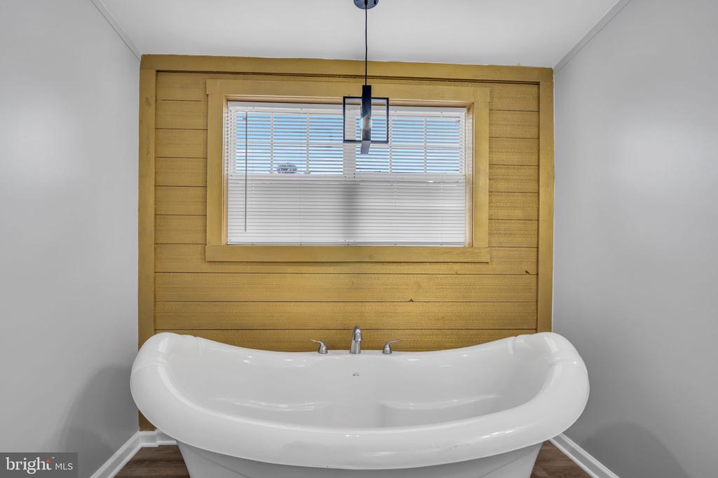 42 WALMAR MANOR