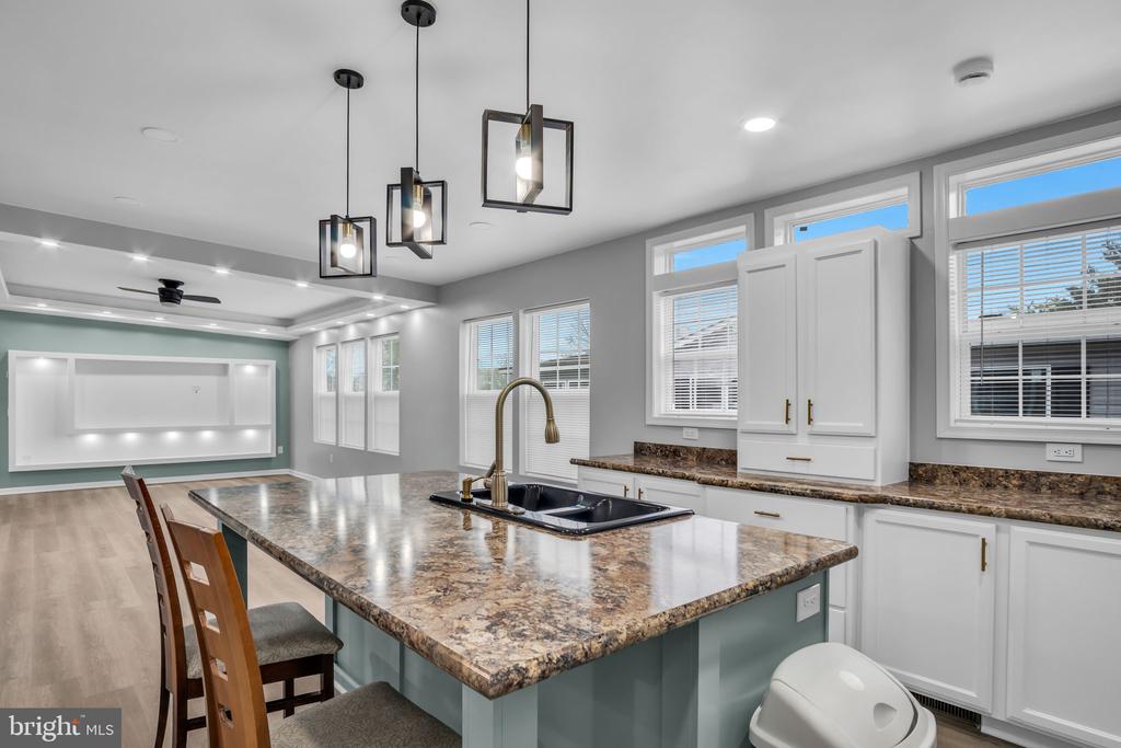 42 WALMAR MANOR