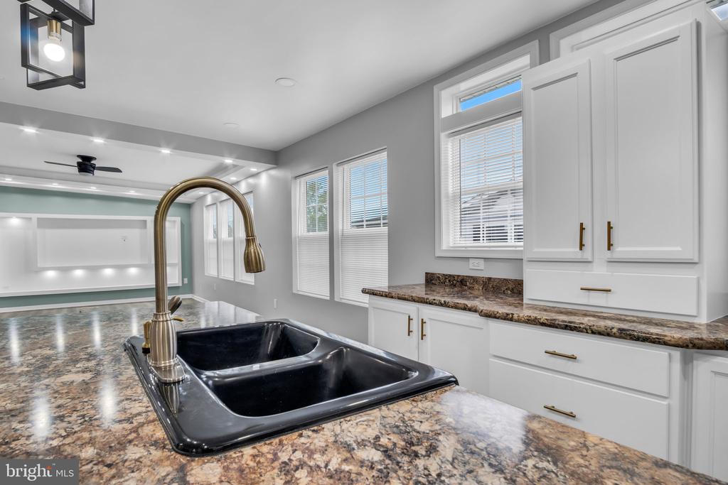 42 WALMAR MANOR