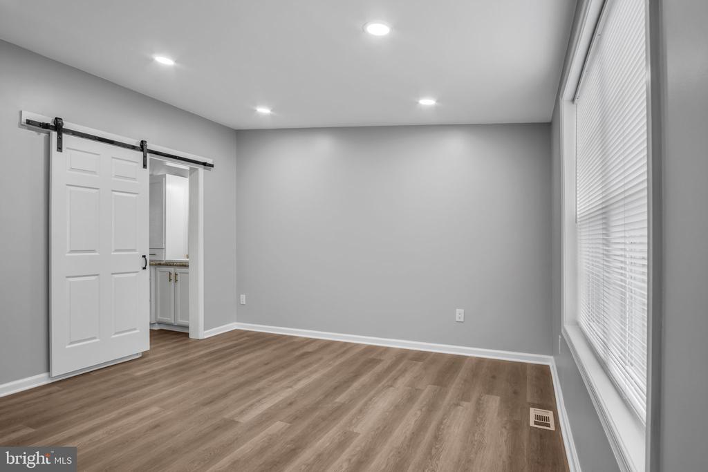 42 WALMAR MANOR