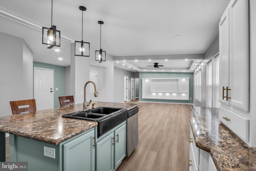 42 WALMAR MANOR