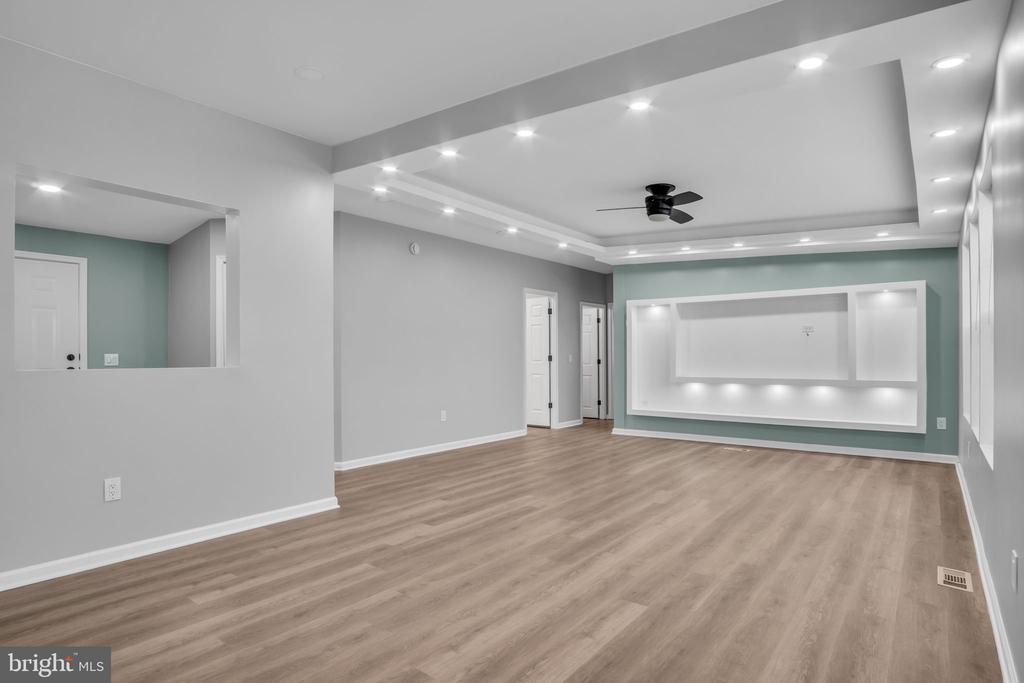 42 WALMAR MANOR