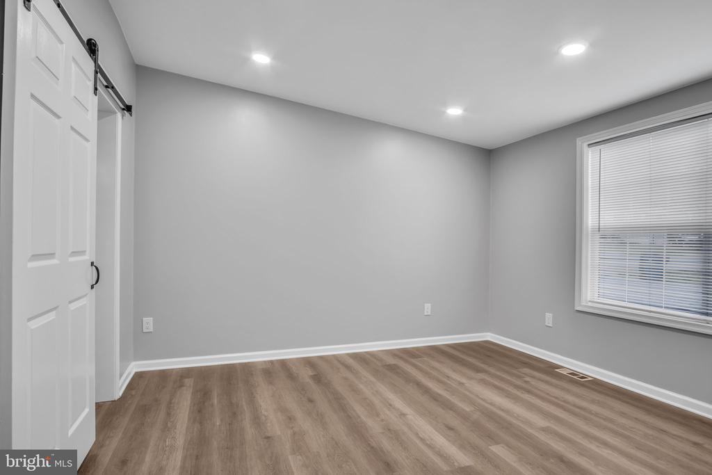 42 WALMAR MANOR