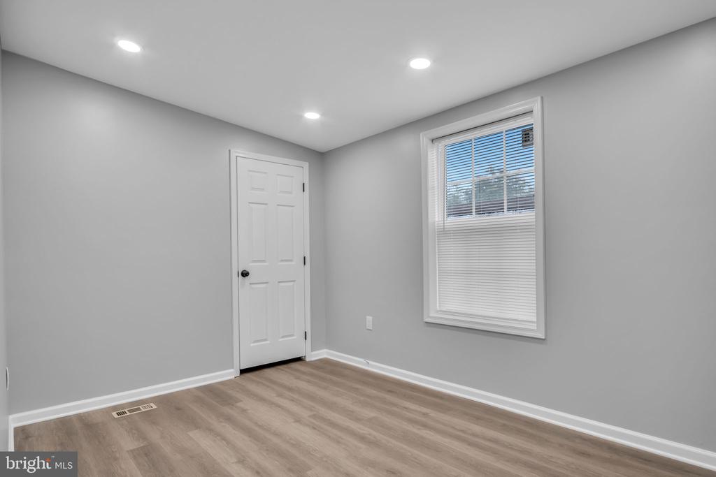42 WALMAR MANOR