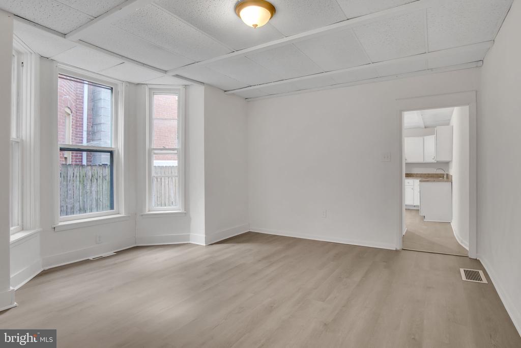 125 S PERSHING AVENUE