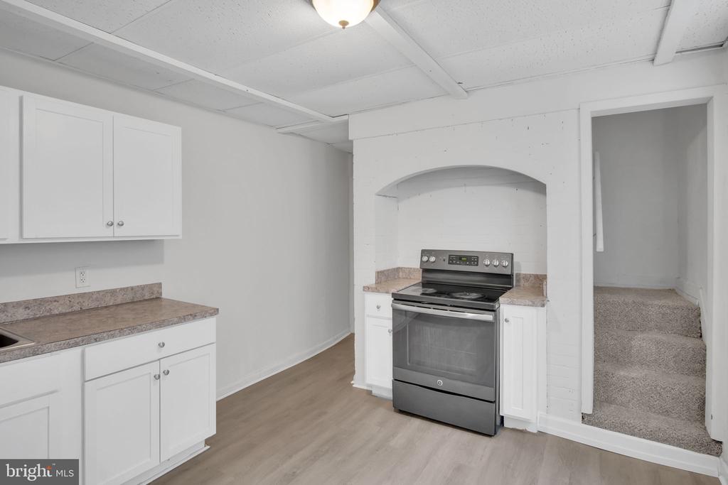 125 S PERSHING AVENUE