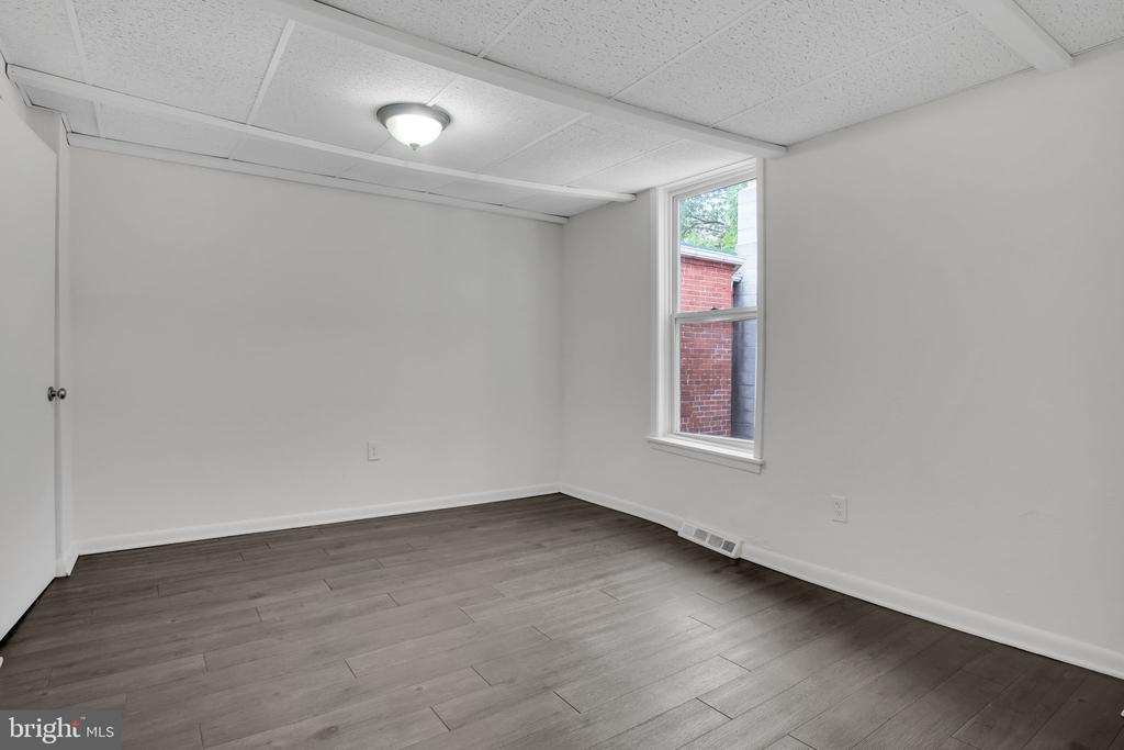 125 S PERSHING AVENUE