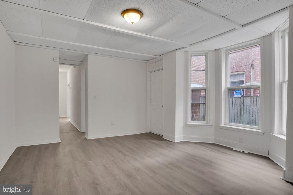 125 S PERSHING AVENUE
