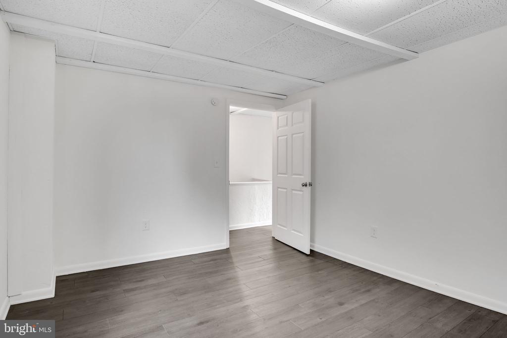 125 S PERSHING AVENUE