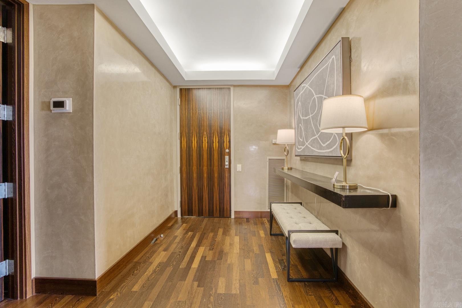 1 Treetops Unit: 1002E
