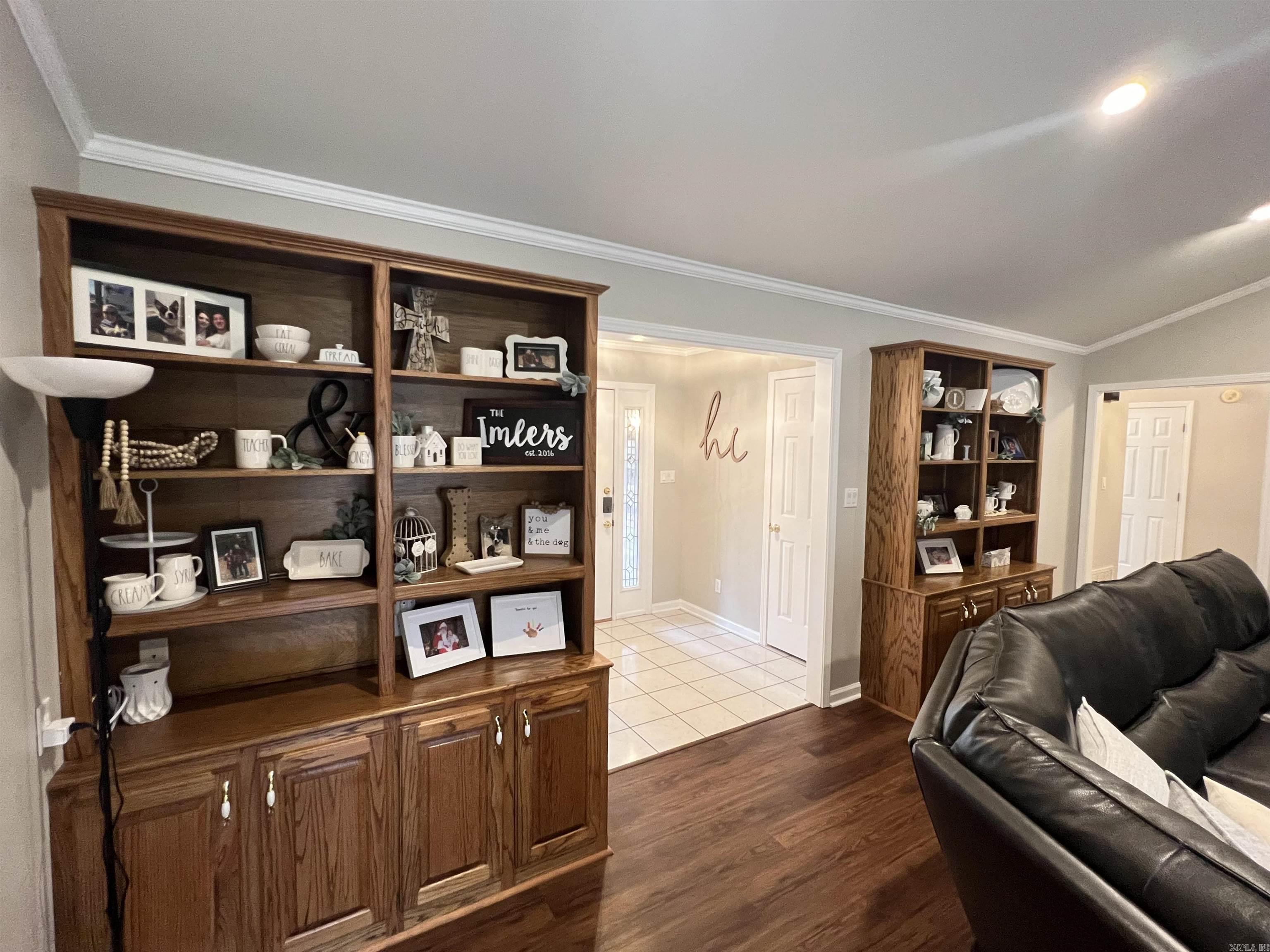 6800 Twin Oaks Lane