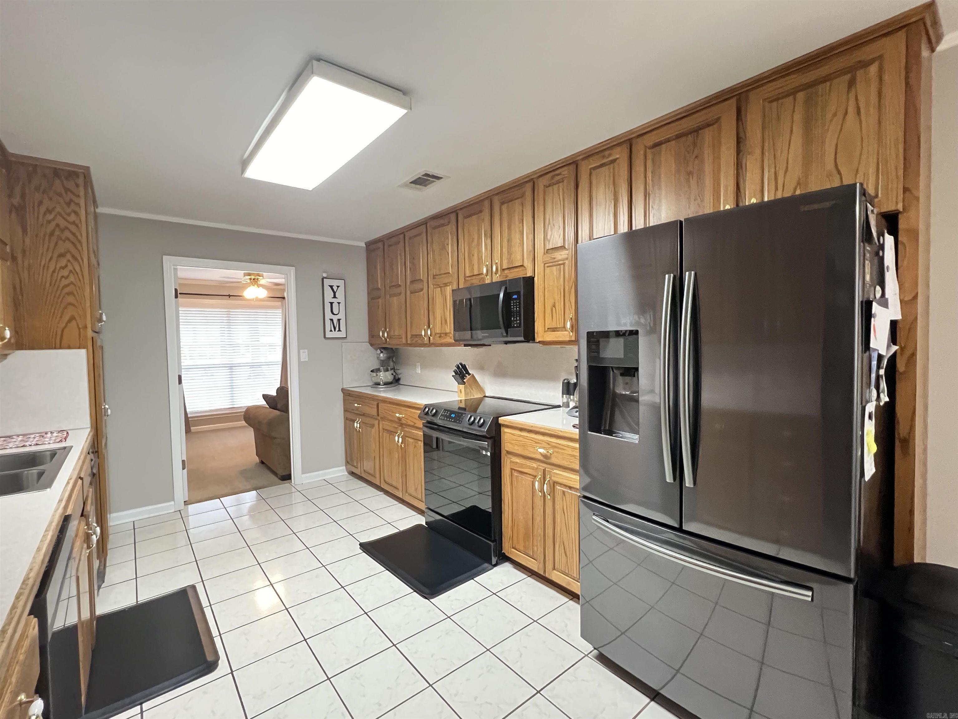 6800 Twin Oaks Lane