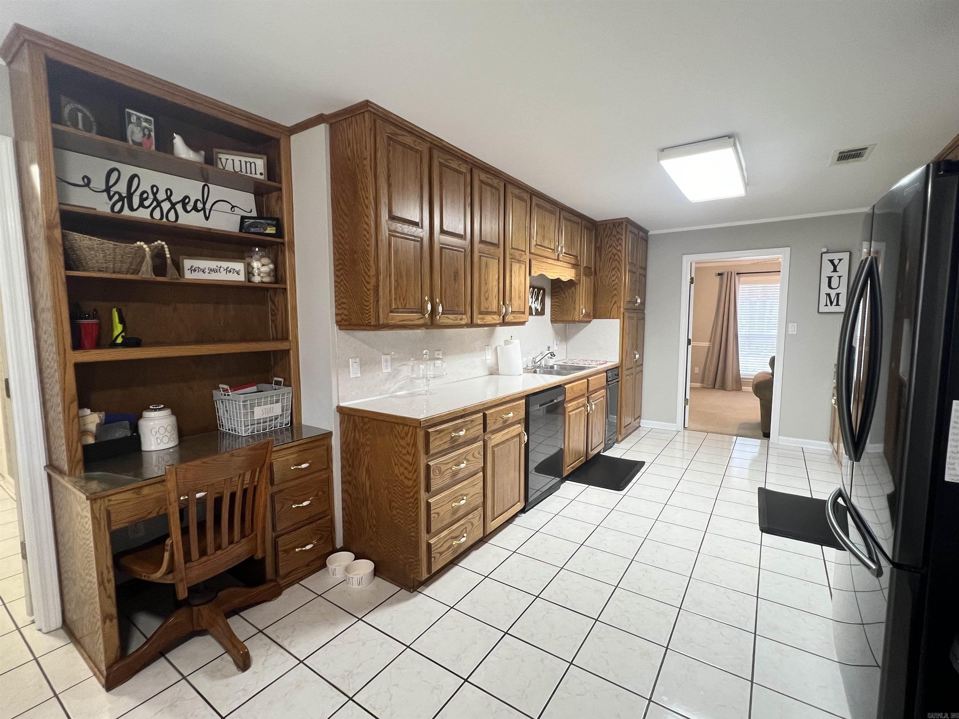 6800 Twin Oaks Lane