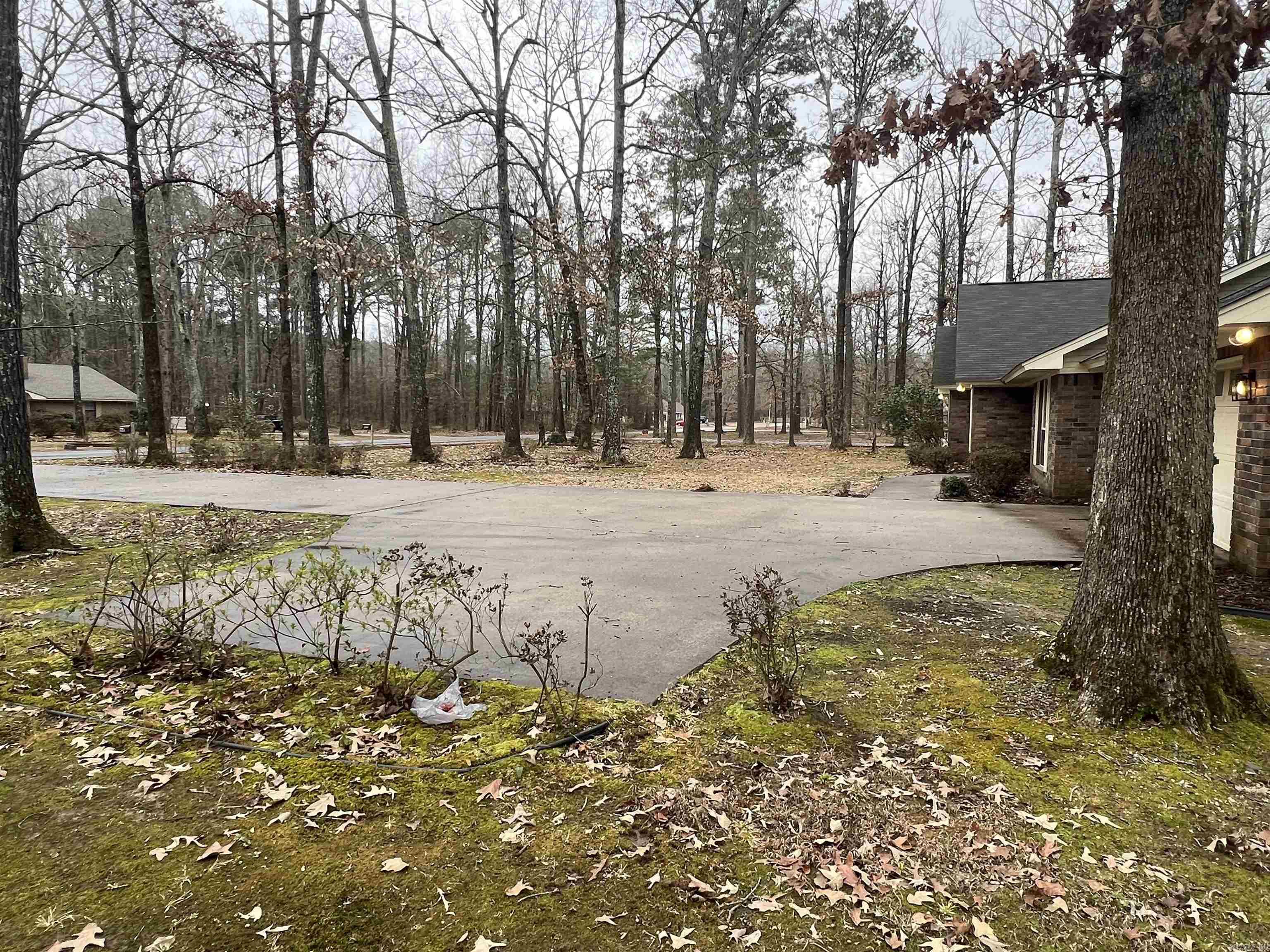 6800 Twin Oaks Lane