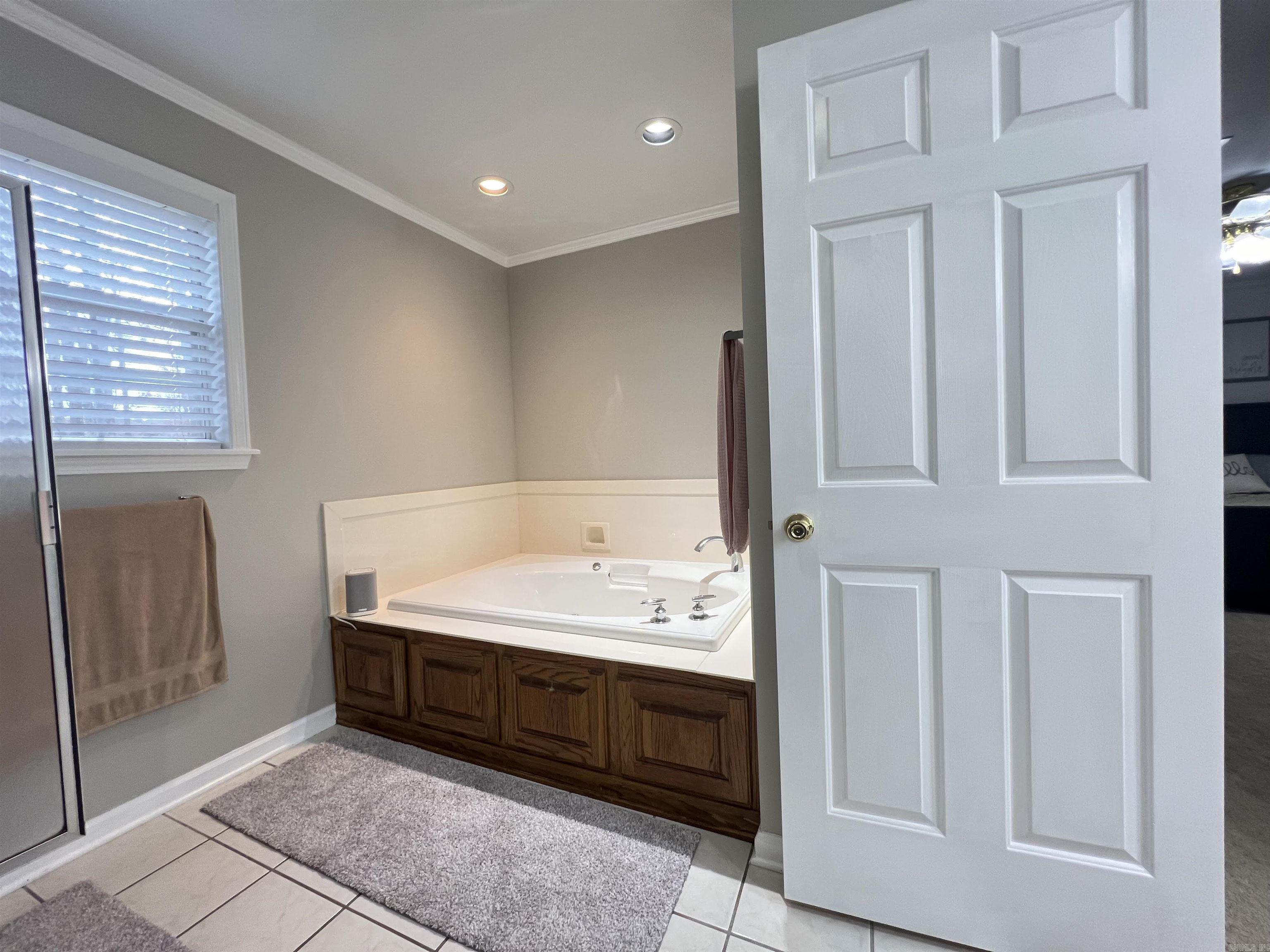 6800 Twin Oaks Lane
