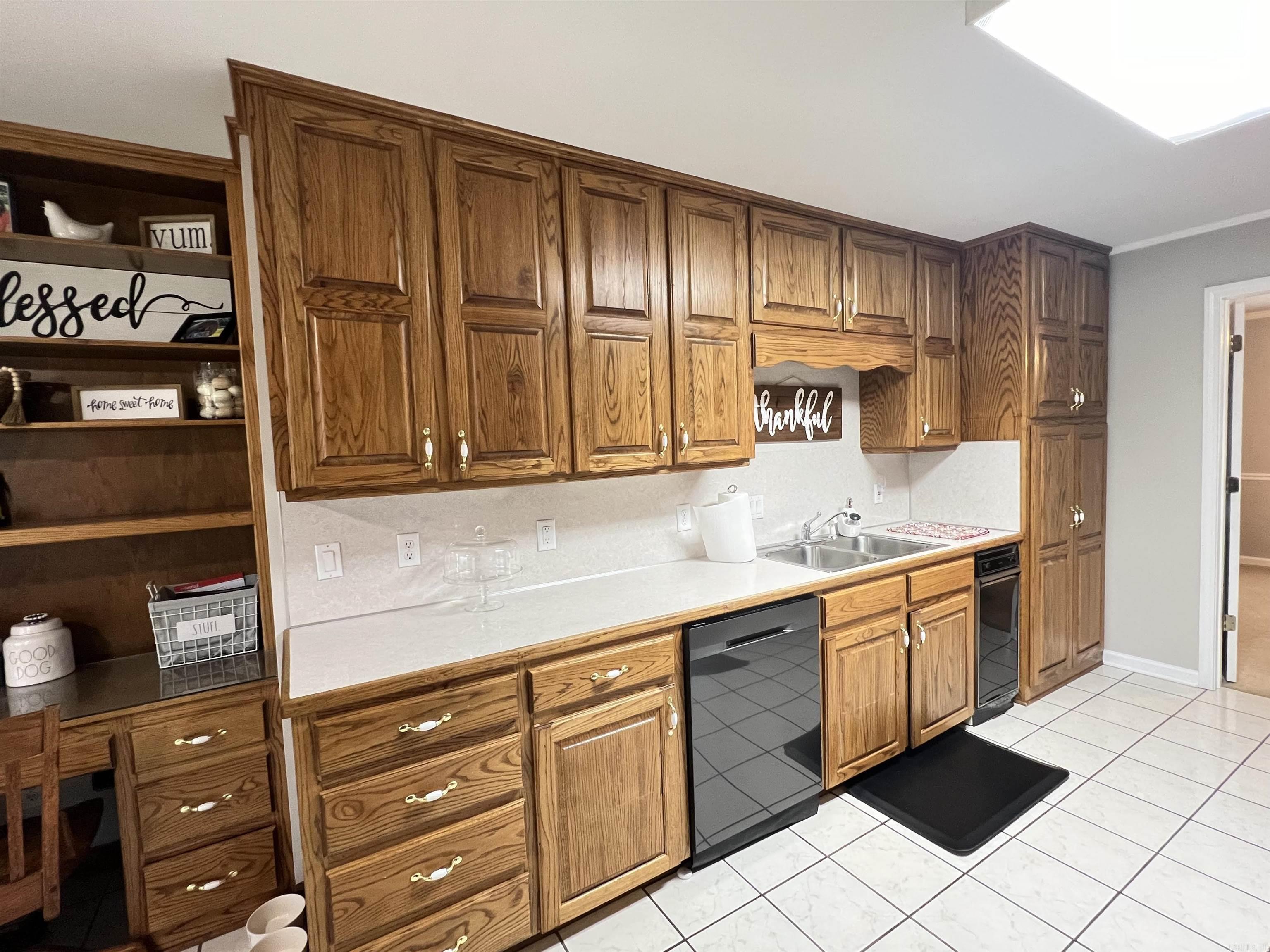 6800 Twin Oaks Lane
