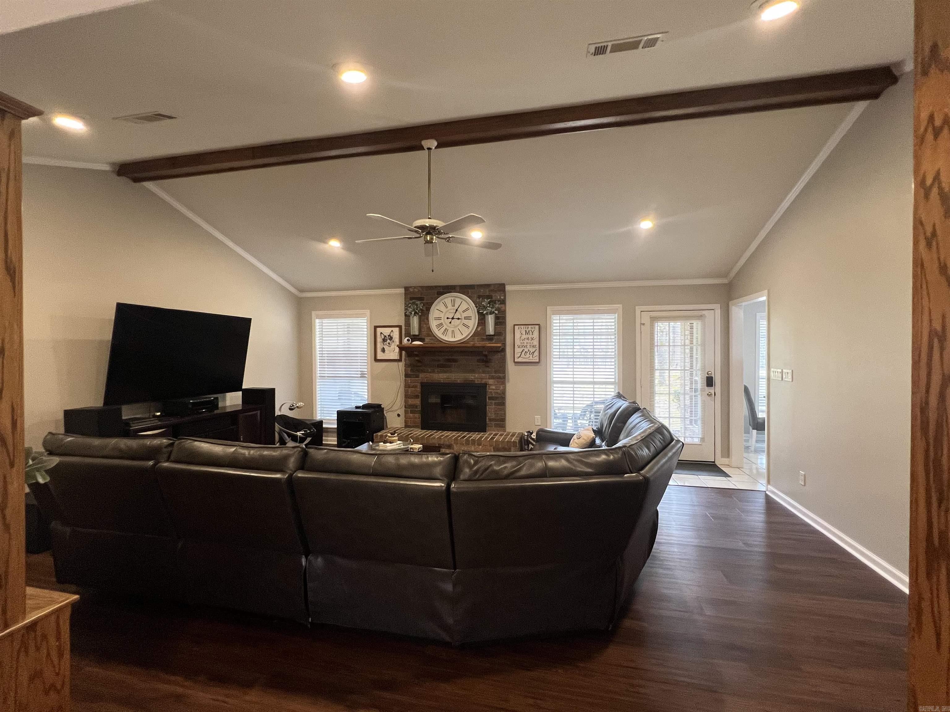 6800 Twin Oaks Lane