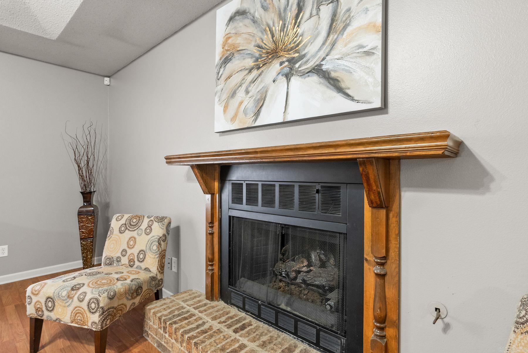 2210 E Maryland Avenue