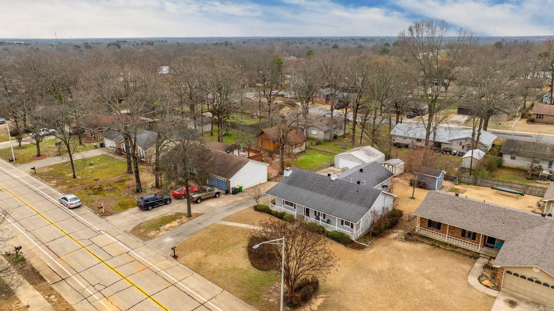 2210 E Maryland Avenue