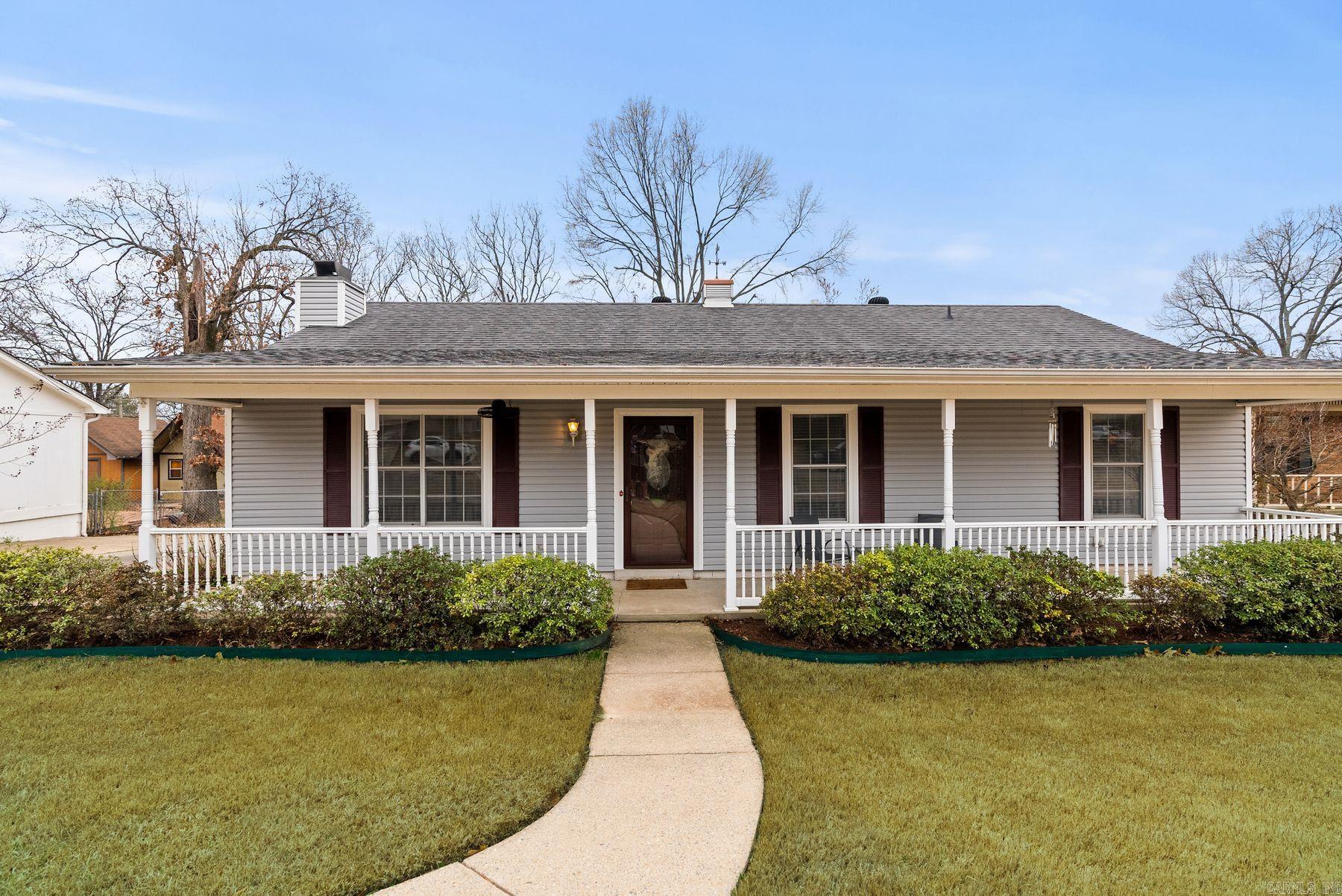 2210 E Maryland Avenue