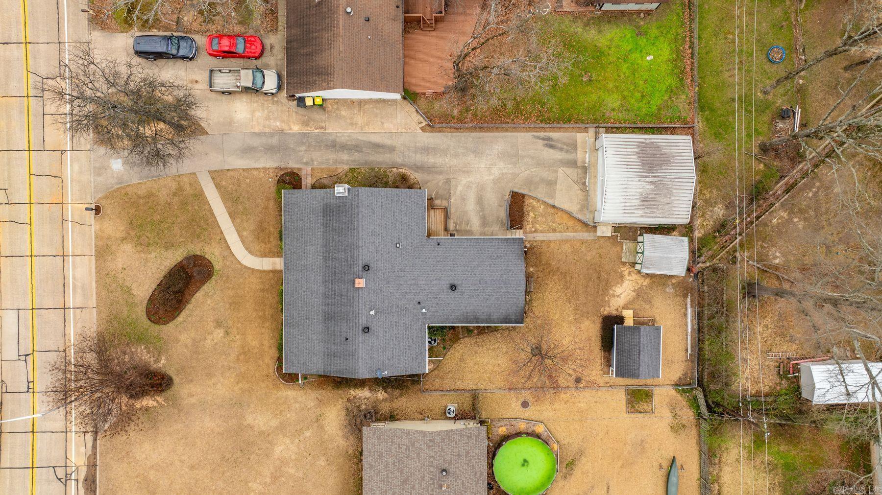 2210 E Maryland Avenue