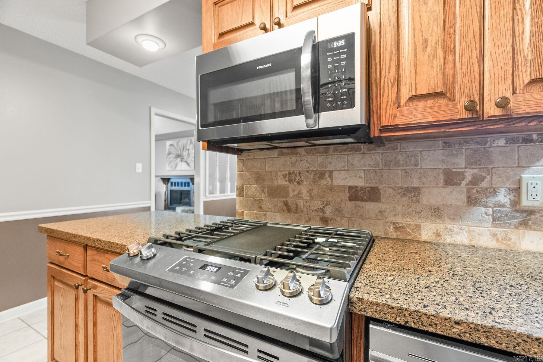 2210 E Maryland Avenue