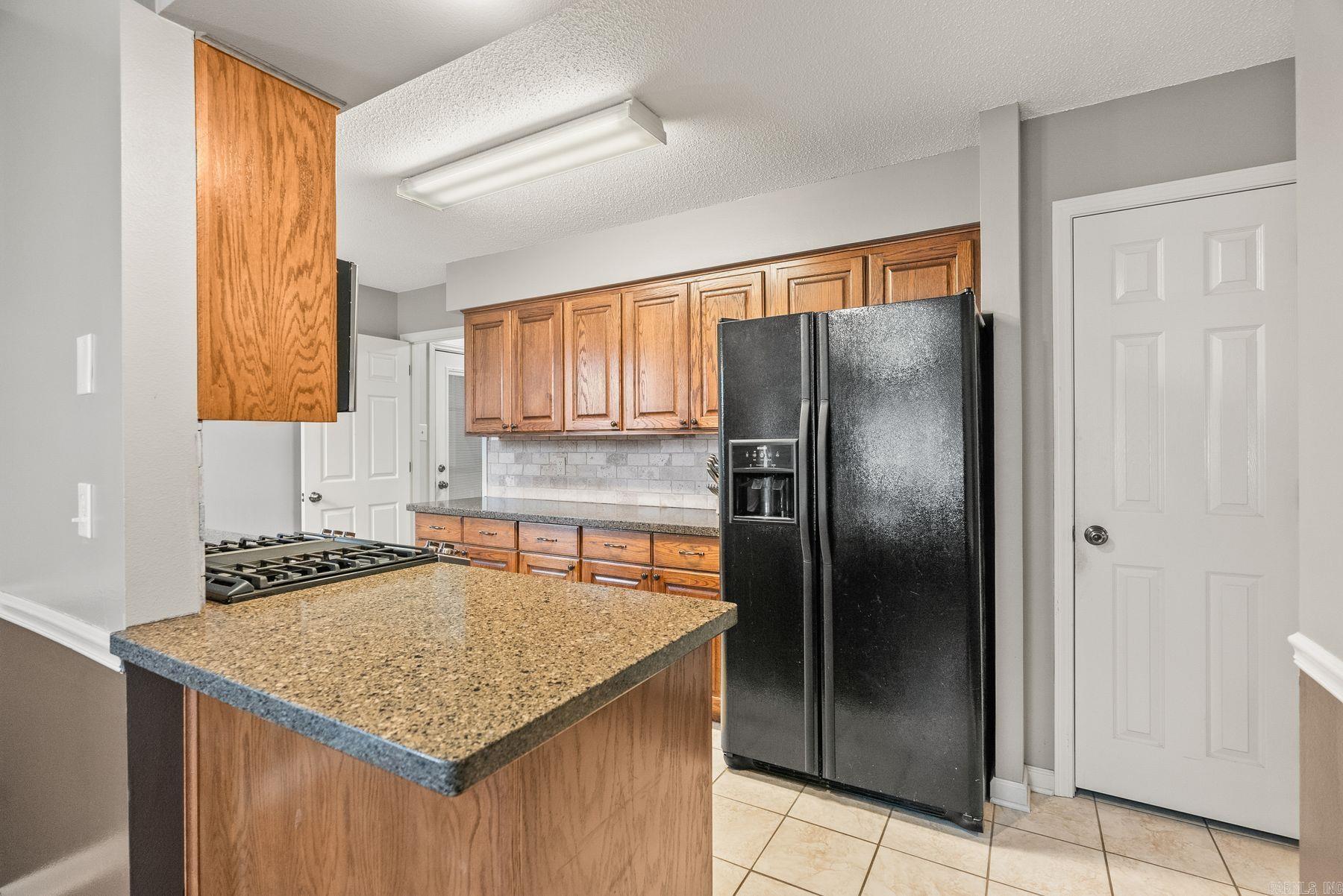 2210 E Maryland Avenue