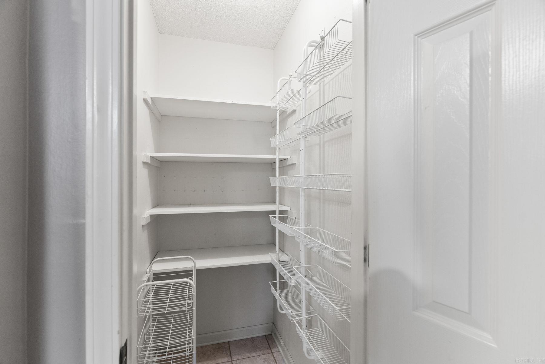 2210 E Maryland Avenue