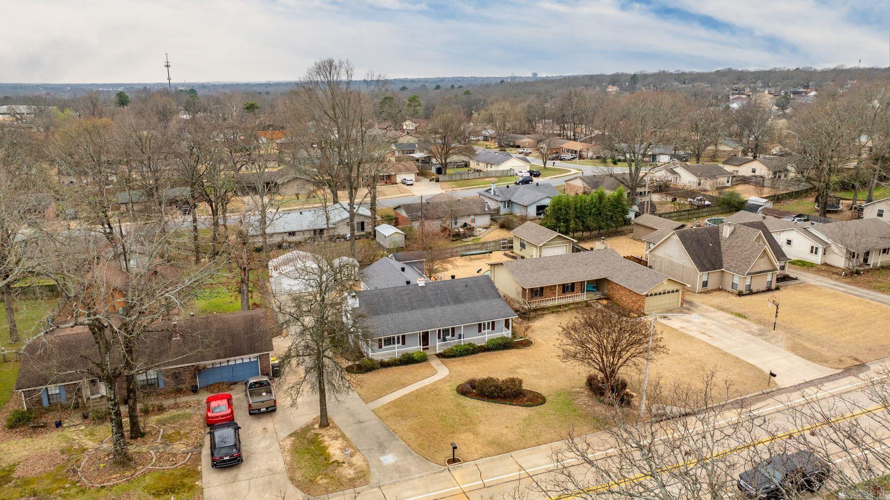 2210 E Maryland Avenue