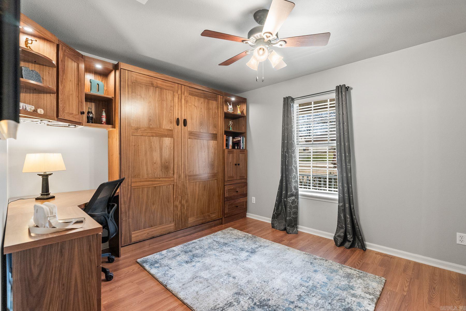 2210 E Maryland Avenue