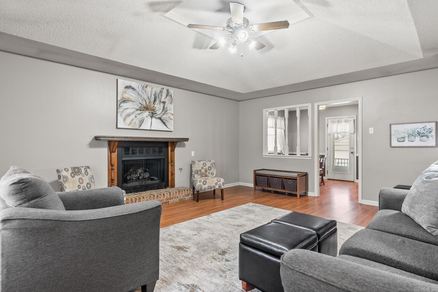 2210 E Maryland Avenue