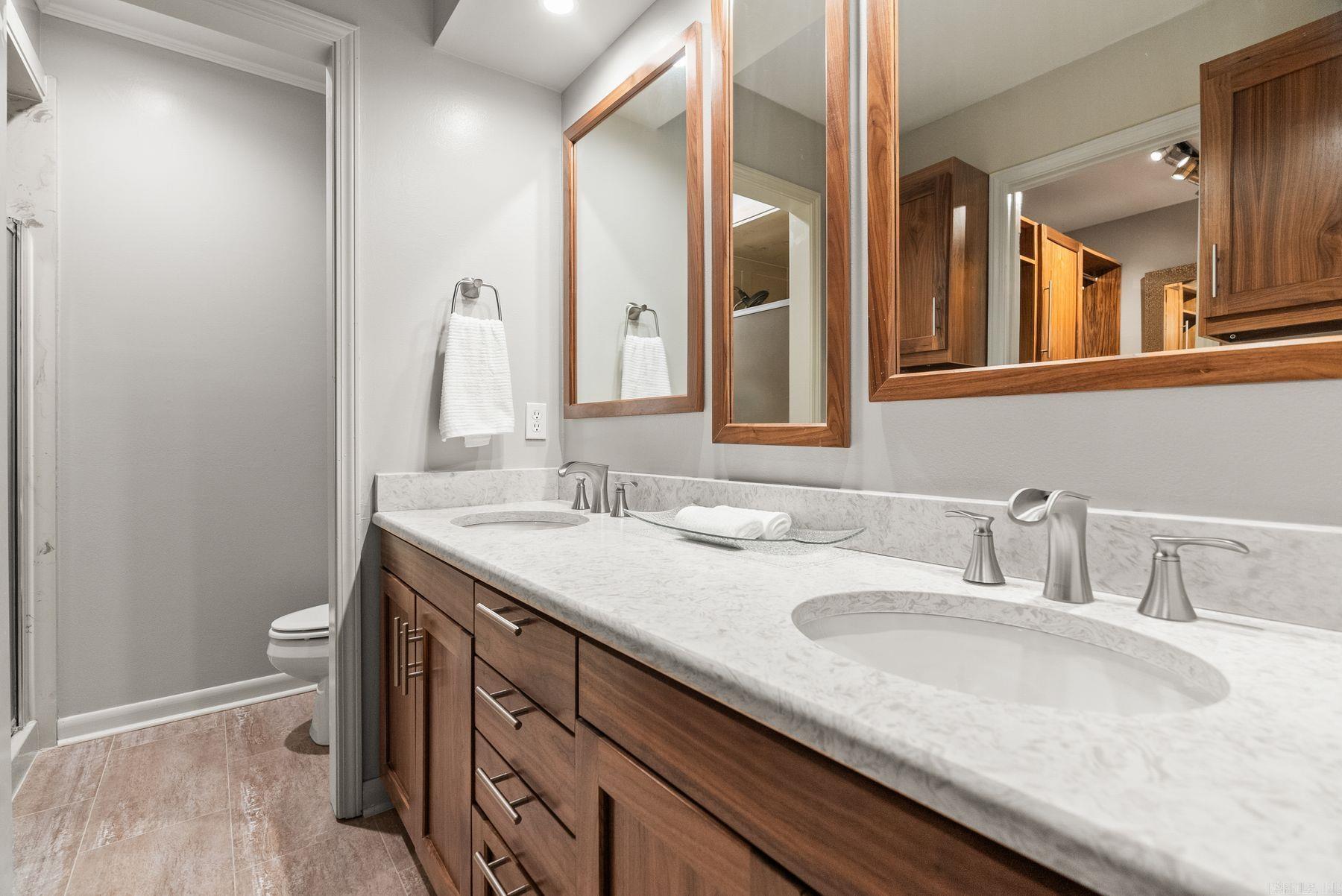 2210 E Maryland Avenue