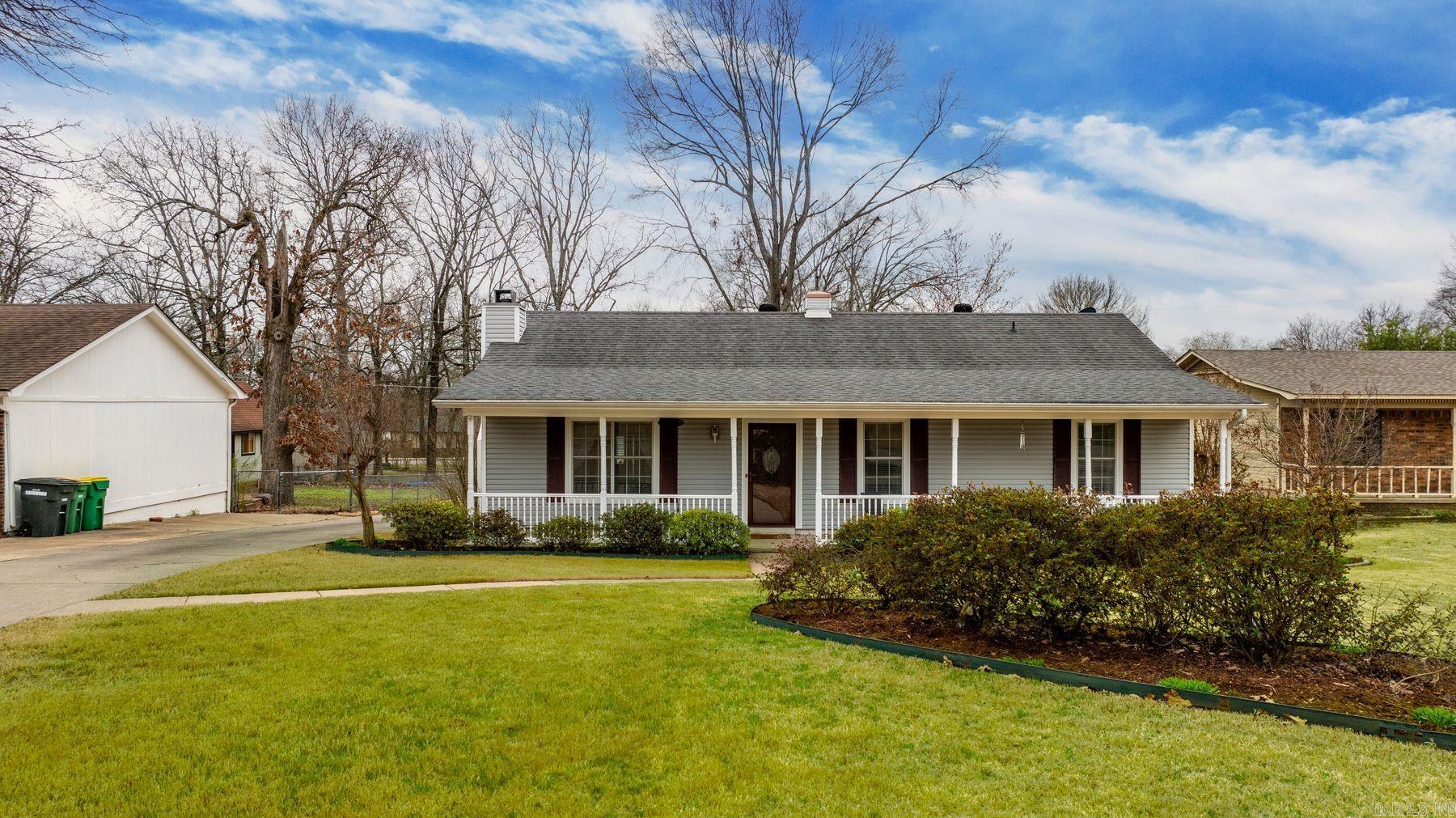 2210 E Maryland Avenue