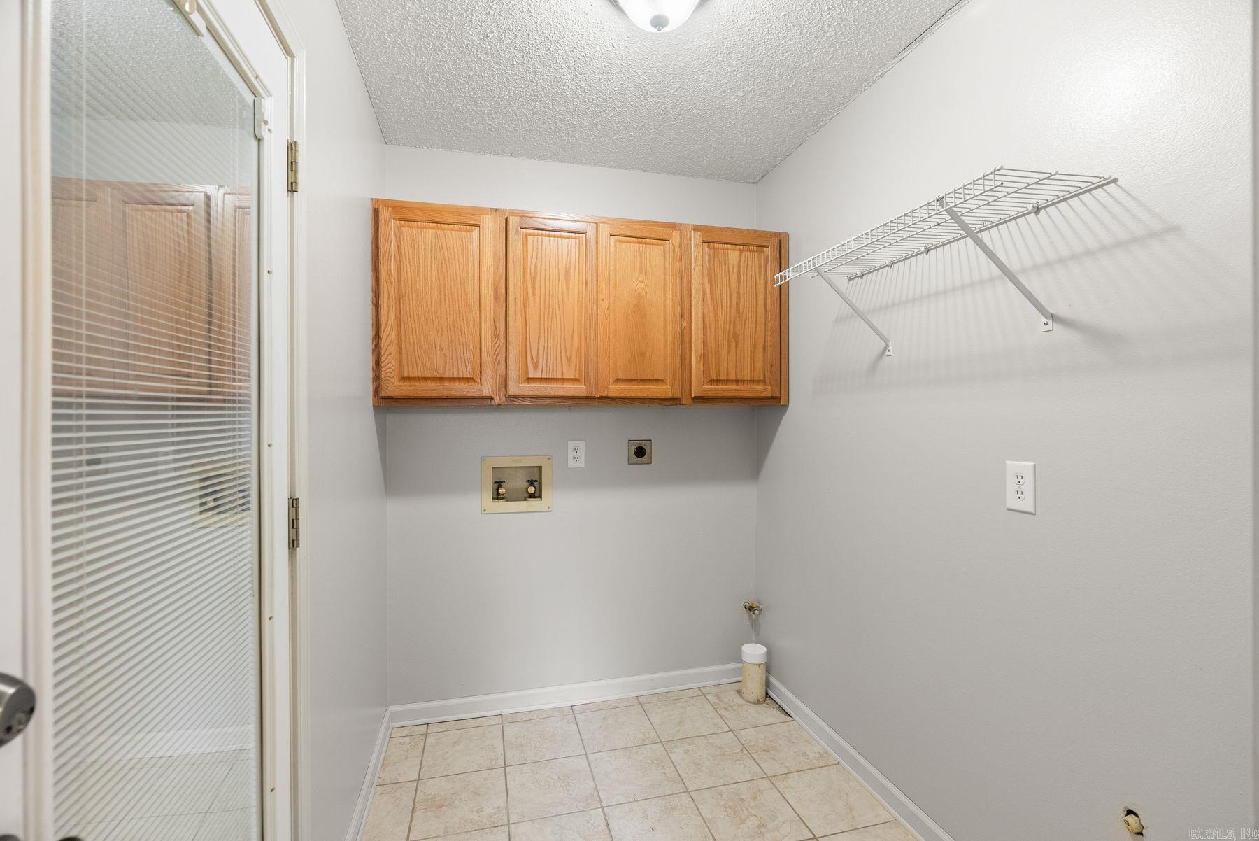 2210 E Maryland Avenue