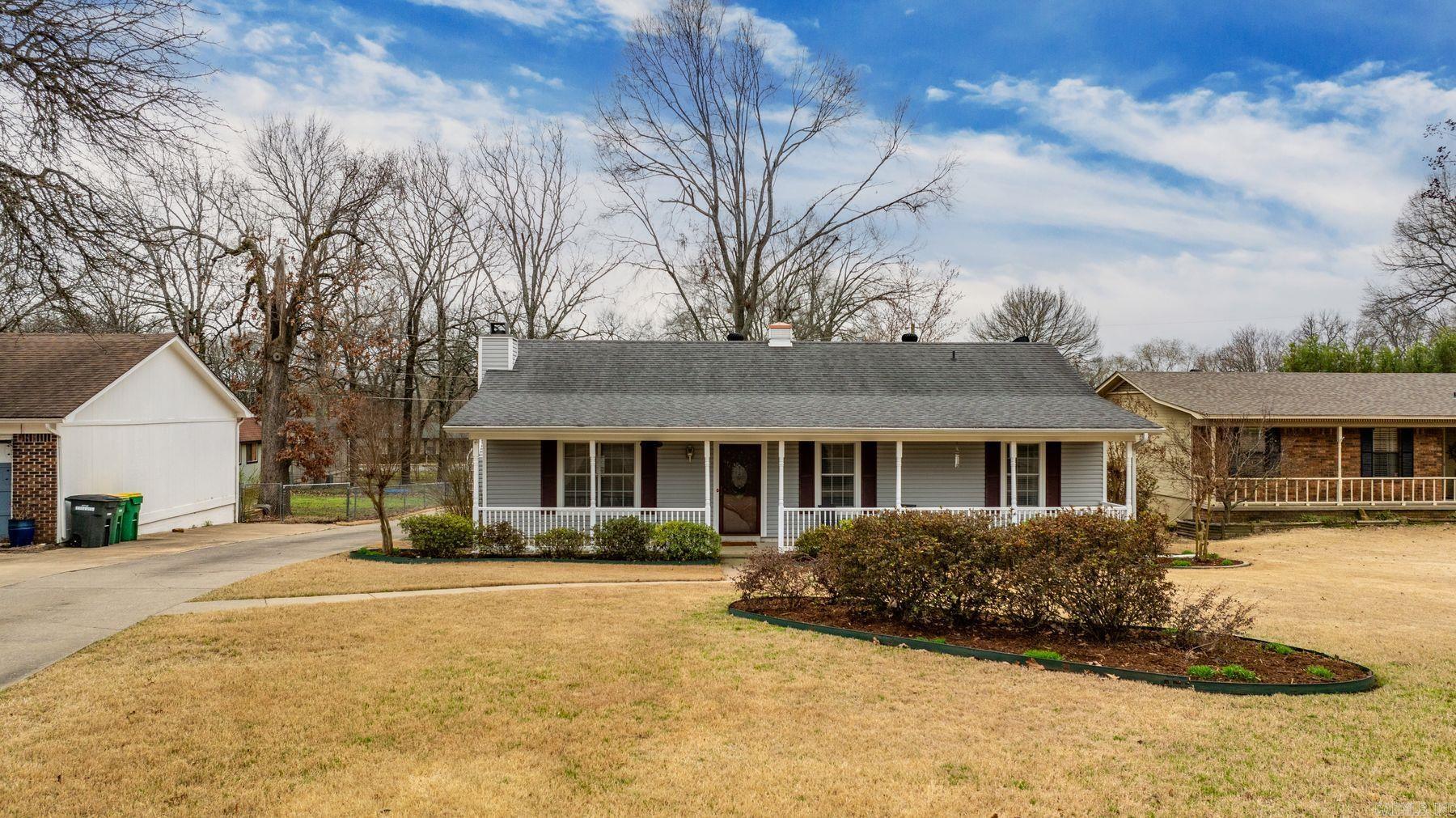 2210 E Maryland Avenue