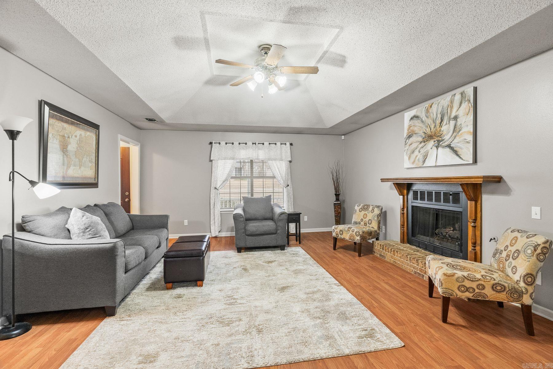 2210 E Maryland Avenue