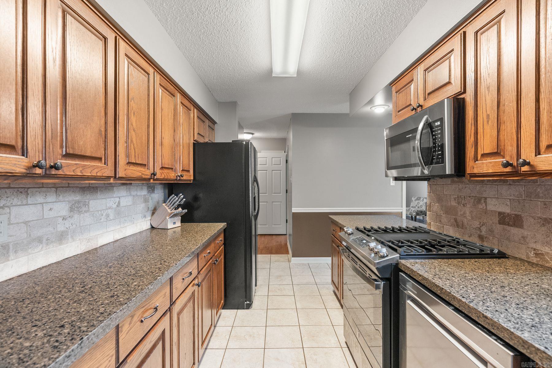 2210 E Maryland Avenue