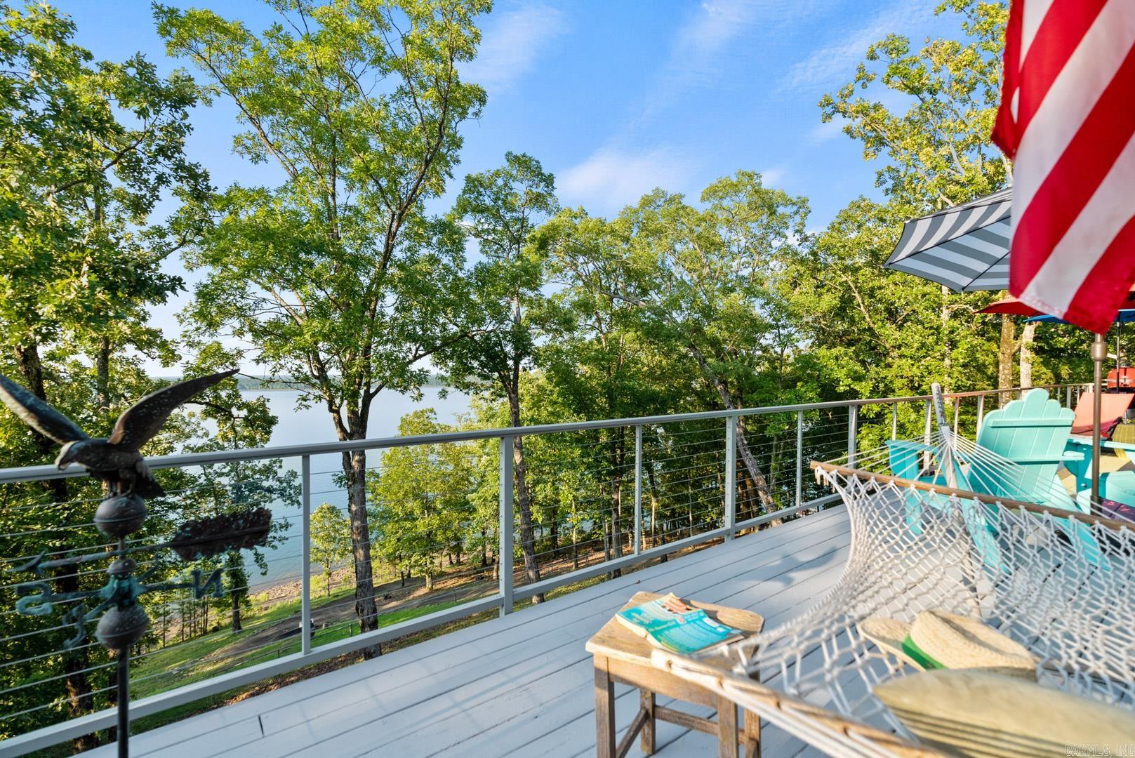 639 Lakefront Road