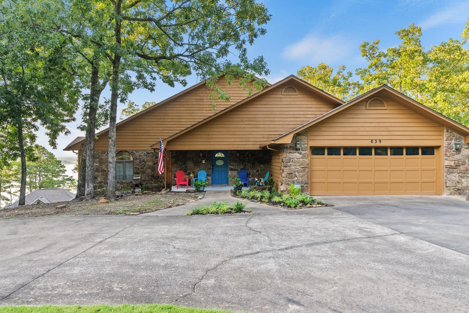 639 Lakefront Road