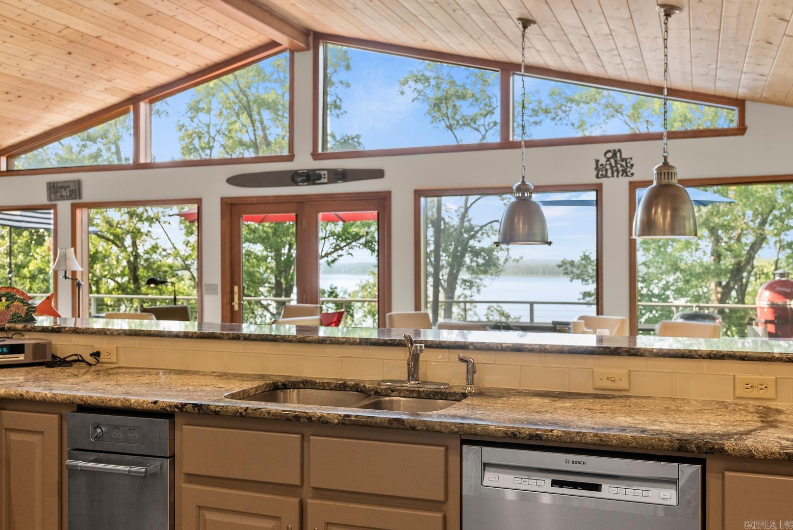 639 Lakefront Road