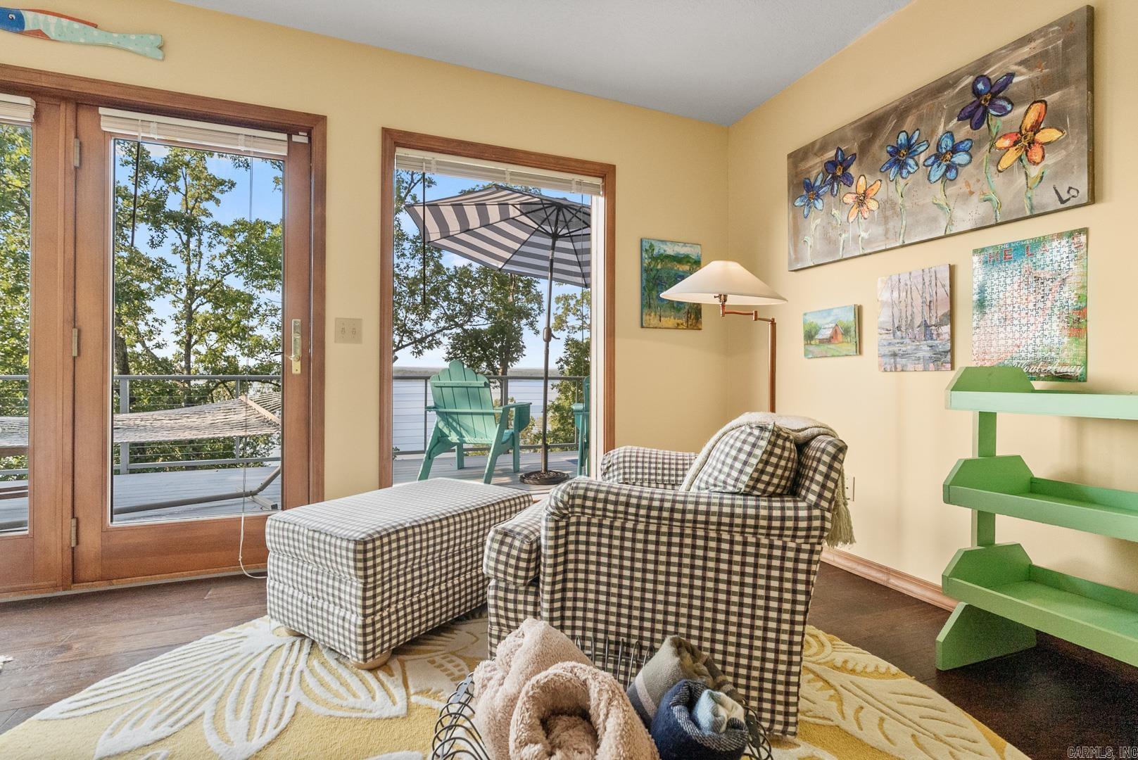639 Lakefront Road