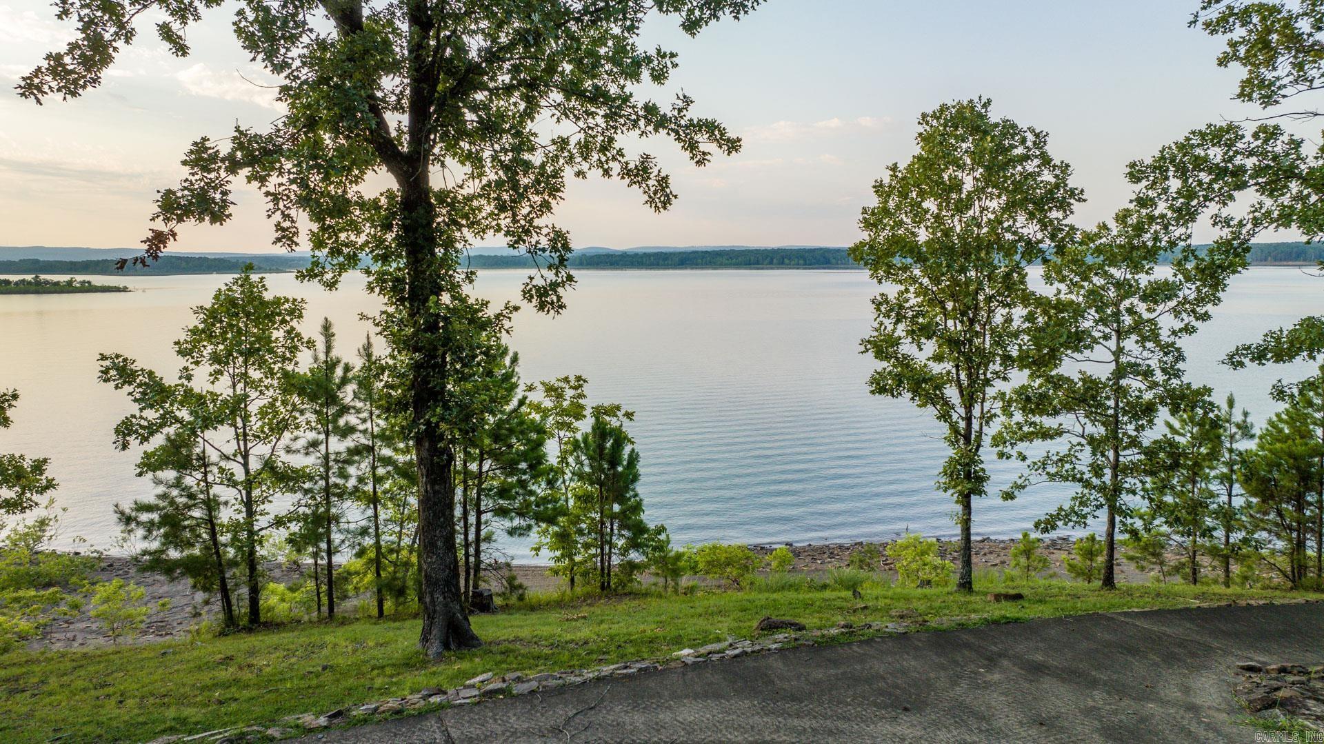 639 Lakefront Road