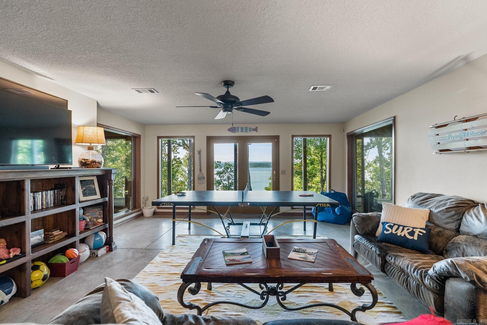 639 Lakefront Road